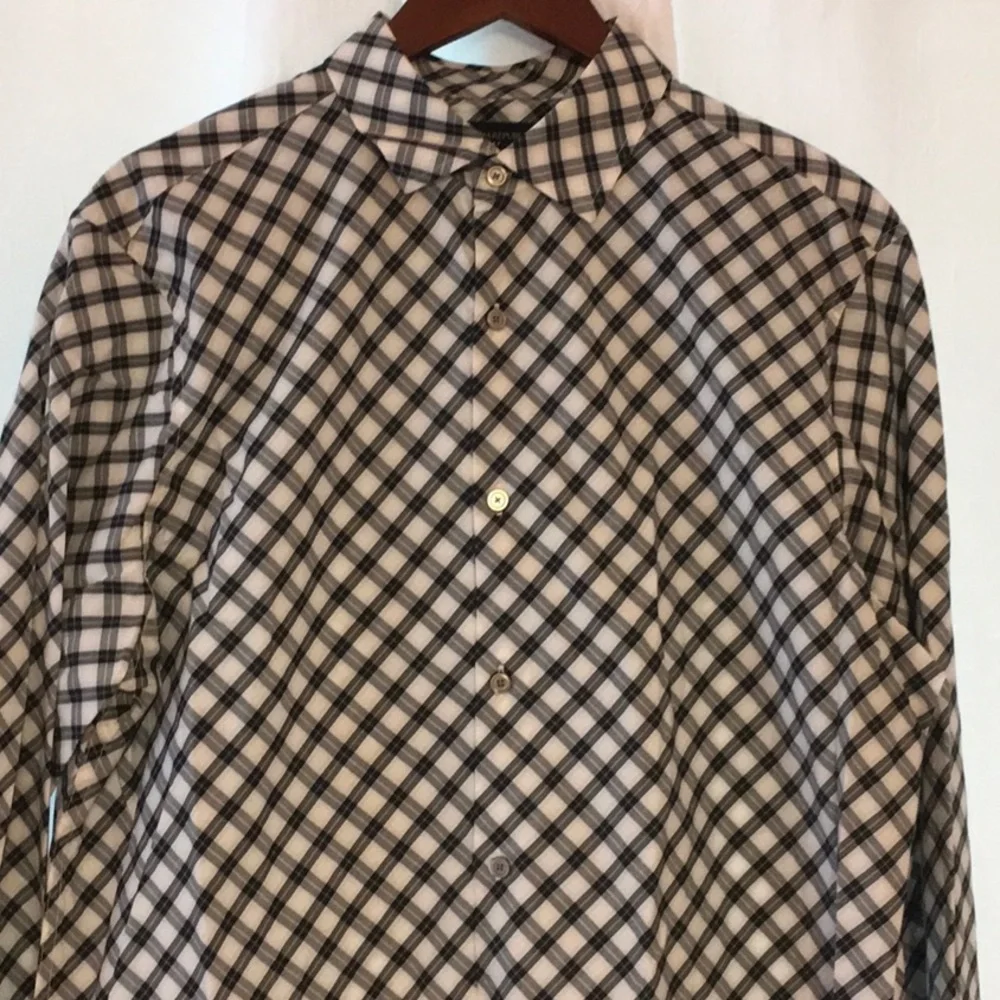 Banana Republic (grey and black (L) long sleeve Men’s EUC